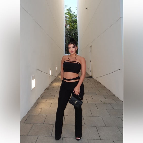 BRAND NEW BLACK CUT OUT LEGGINGS SET - Picture 5 of 6